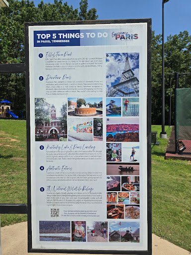 Eiffel Tower Park 20250921 191824 004