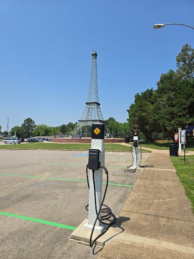 Eiffel Tower Park 20250921 191825 005